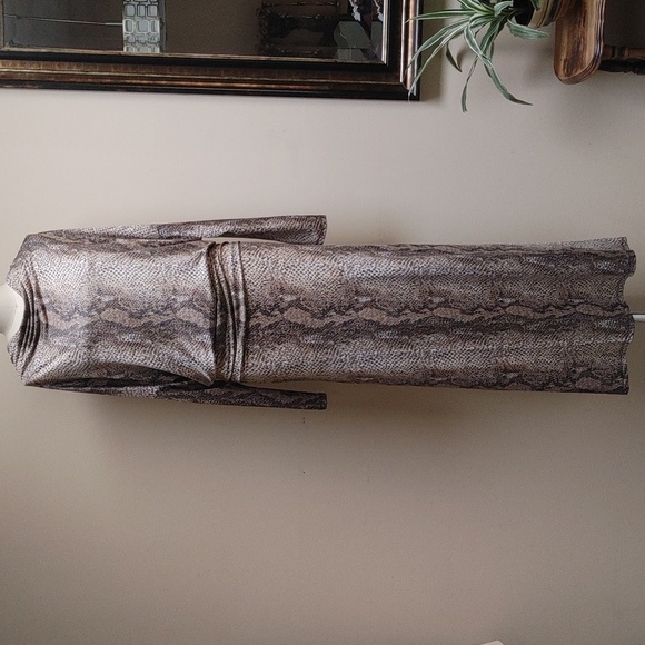 VavaVoom Python Print Maxi Dress - Picture 2 of 13